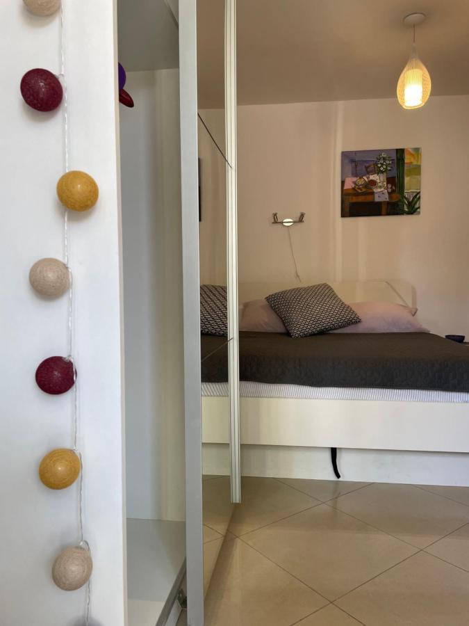 Studio Apartment Klaric Вис Экстерьер фото